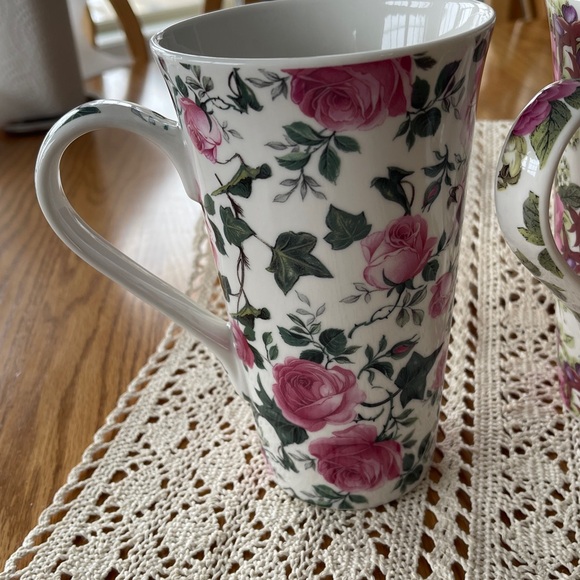 Kent Pottery Floral Rose Ceramic Mugs - Set of 2 🌺 - Picture 2 of 5